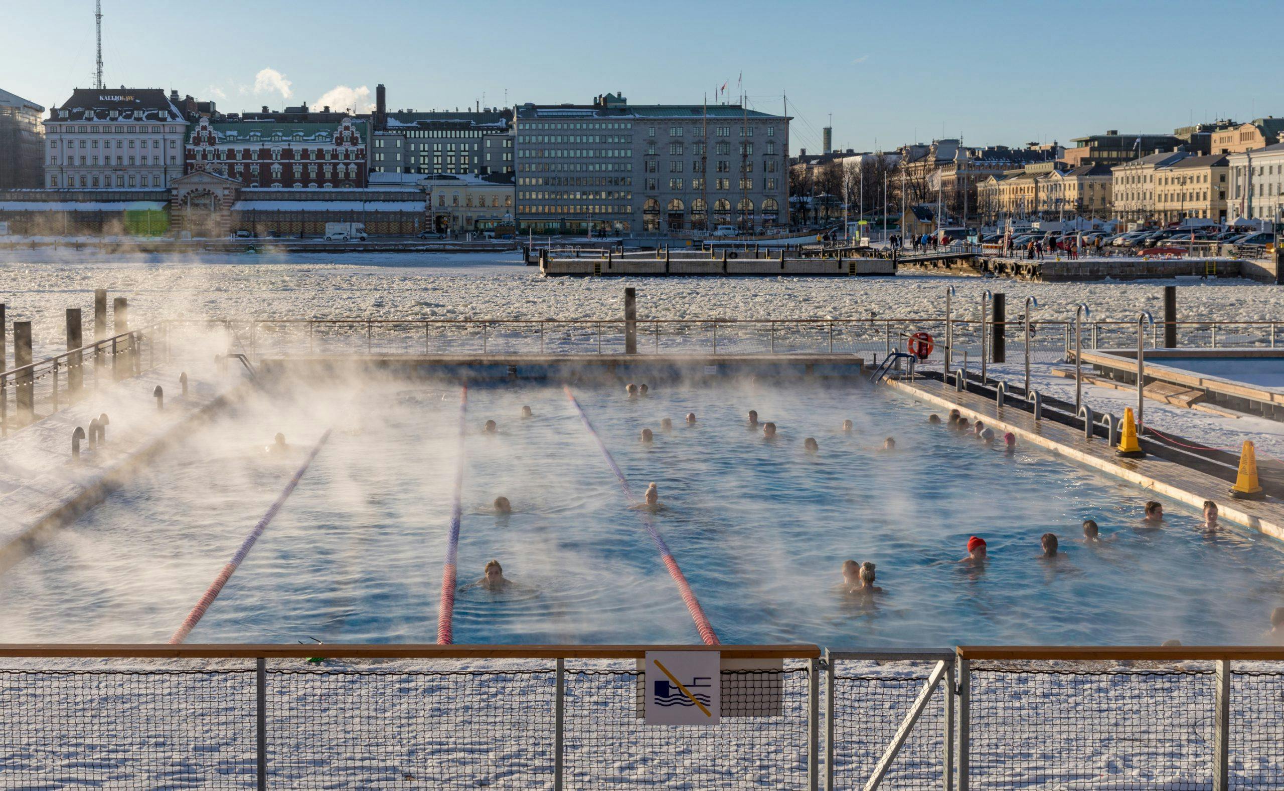 allas sea pool winter in helsinki finland 26611927908 Basseng i Helsinki